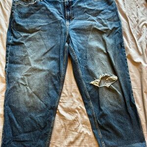 Old Navy Boyfriend Loose Distressed Jeans